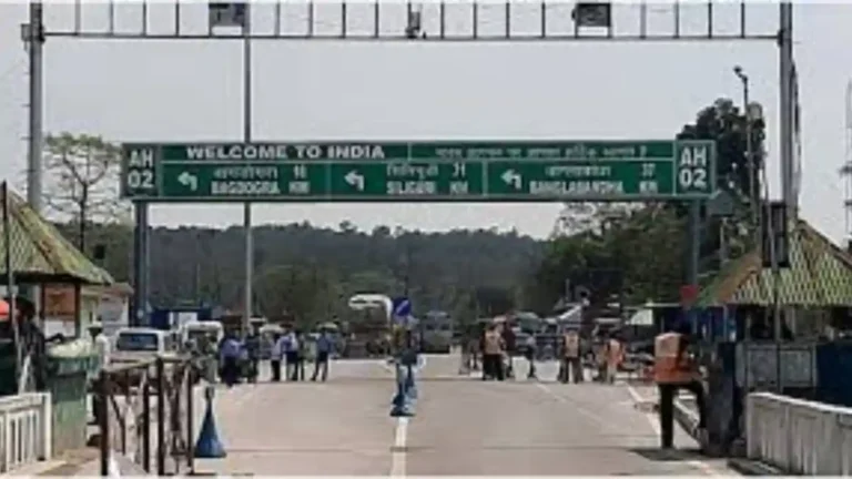 नेपाल से सटे जिलों में हाई अलर्ट, बढ़ाई गई चौकसी, बॉर्डर एरिया में 72 घंटे पेट्रोलिंग का आदेश