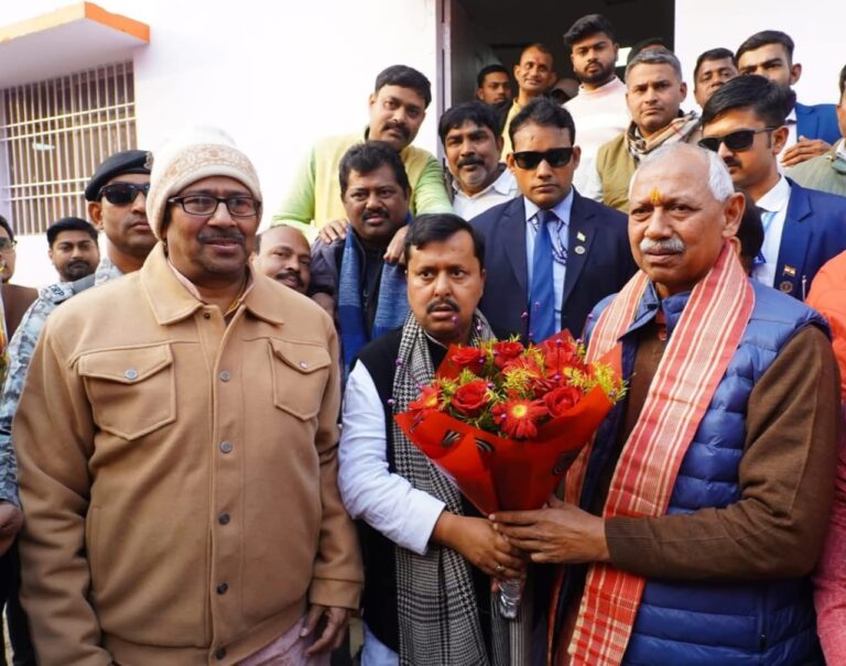 नितिन नवीन के दही-चूड़ा भोज में दिखी ओम कुमार सिंह की सियासी सक्रियता, नाराजगी के बाद पहली सार्वजनिक मौजूदगी