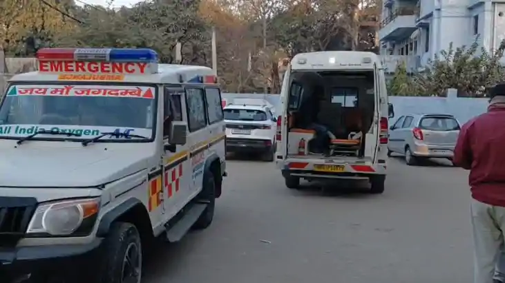 रोहतास में स्कूल बस-ट्रक की भीषण टक्कर, 2 शिक्षकों की मौत, 10 छात्र समेत 4 टीचर घायल