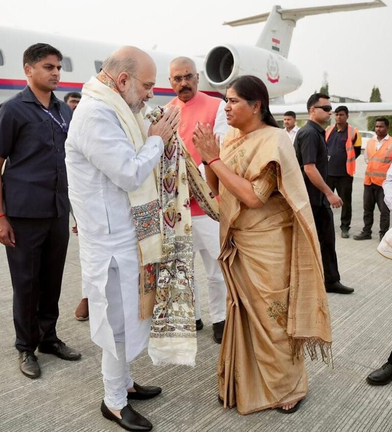 मंत्री लेशी सिंह पहुंची पूर्णिया के सैन्य हवाई अड्डा, साथ में डिप्टी सीएम सम्राट चौधरी भी मौजूद