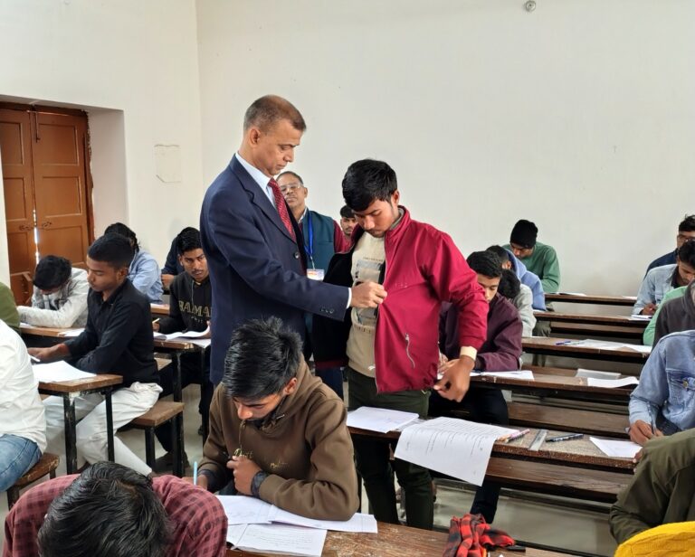 इंटर परीक्षा का दूसरा दिन, पहली पाली में गणित तो दूसरी पाली में पॉलिटिकल साइंस की परीक्षा