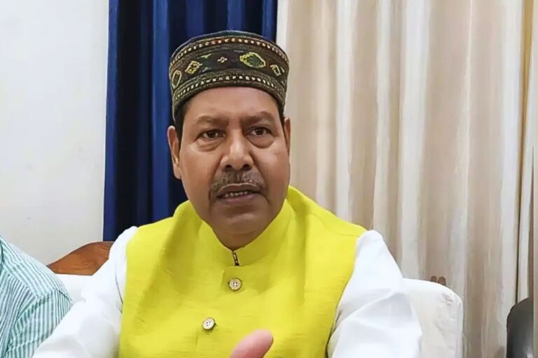 भाई वीरेंद्र का बड़ा खुलासा, बोले- NEET मामले में बोलने पर पुलिस अधिकारियों का आता है फोन