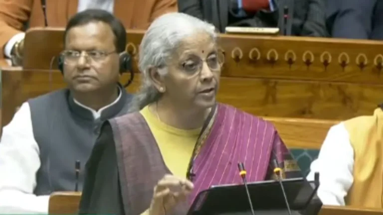 वित्त मंत्री ने बजट 2026 में कई चीजों में दी बड़ी राहत, बैंकिंग रिफॉर्म समेत कई क्षेत्रों में बड़ी घोषणाएं