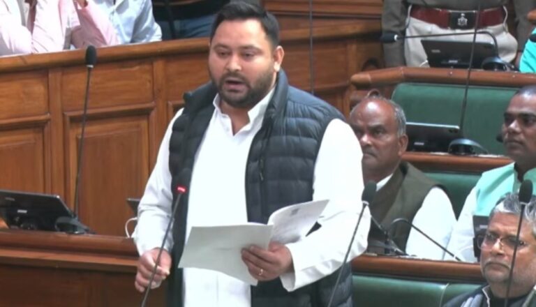 ‘पहले अपने पैरों पर तो खड़े हो जाएं नेता प्रतिपक्ष’, विधानसभा में तेजस्वी के बैठकर बोलने पर सत्ता पक्ष ने कसा तंज